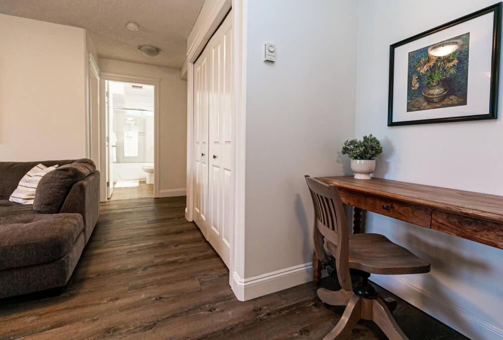 Вилла Cozy Renovated Oasis W Private Terrace & Parking Виктория Экстерьер фото